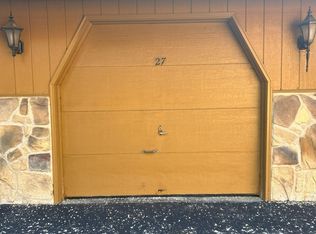 27 Valley Stream Ln, Wayne, PA 19087