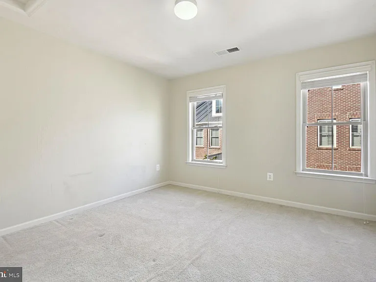3439 Kemper Rd — Photo 29