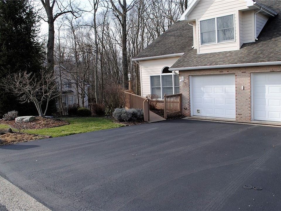 1st image of 69 Lakeridge Dr