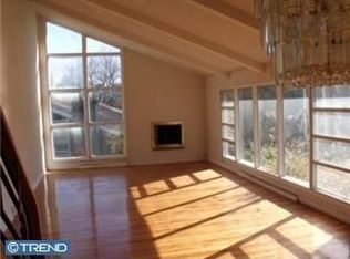 1450 Thornberry Rd, Wyncote, PA 19095