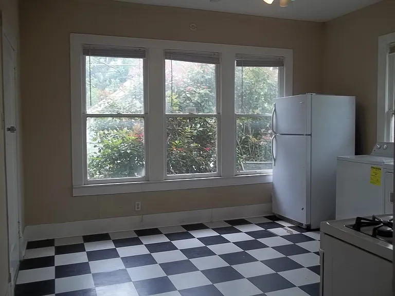 218 N Windomere Ave #B — Photo 13