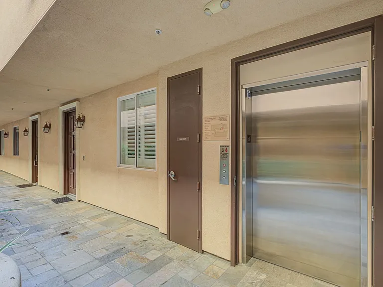 1444 S Point View St #204 — Photo 27