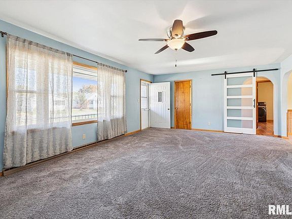 4th image of 115 W Lincolnway St
