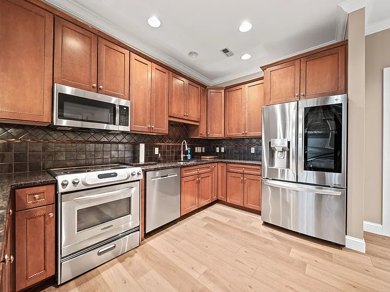 251 Daniel Burnham Sq #701 — Photo 8