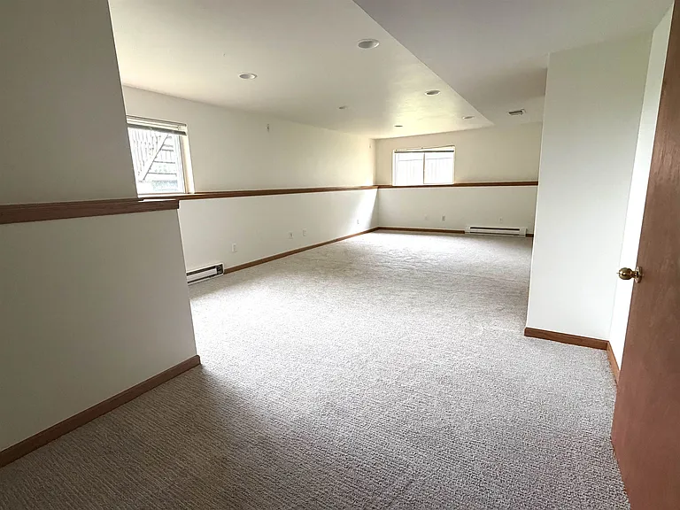 1217 Glacier Hill Dr — Photo 22