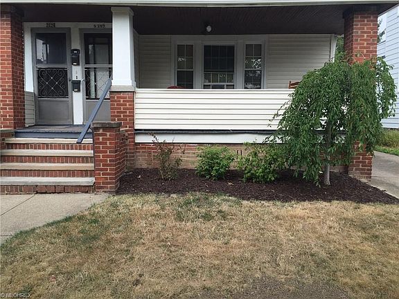 3rd image of 2122 Chesterland Ave