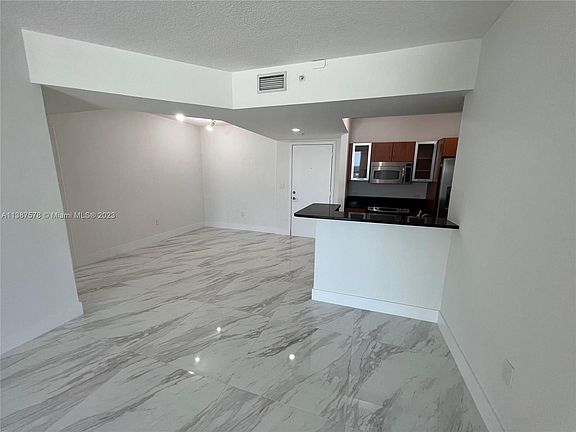 3rd image of 18800 NE 29th Ave APT 1017