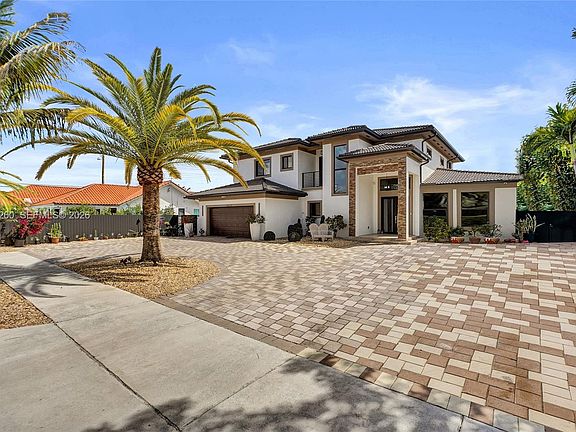 5th image of 13676 SW 33rd Ter