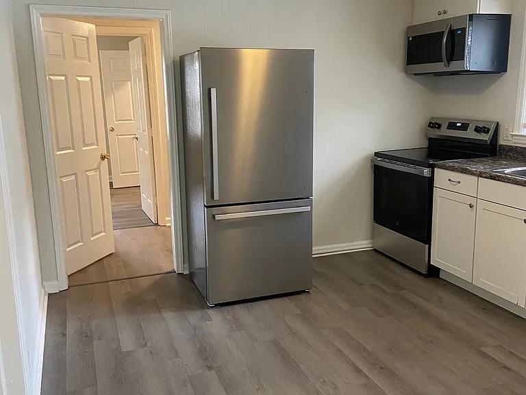 807 Evening Shade Ln — Photo 3
