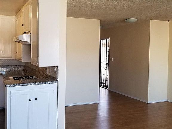 Open plan Kitchen, Dining & Living Room