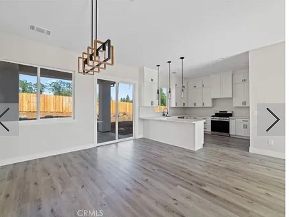 5th image of 2181 Stearns Rd