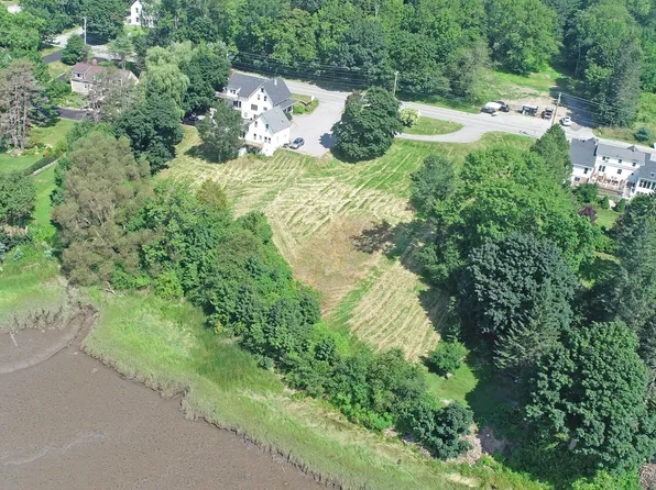 113 US Route 1, Bucksport, ME 04416
