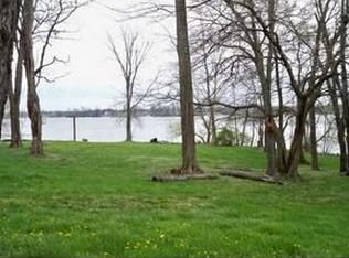 30 Lake Dr, Newark, OH 43076