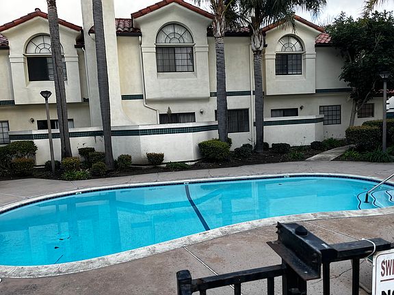 3rd image of 198 Courtyard Dr #198
