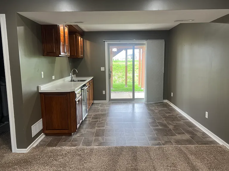5211 Castleview Dr NW — Photo 10