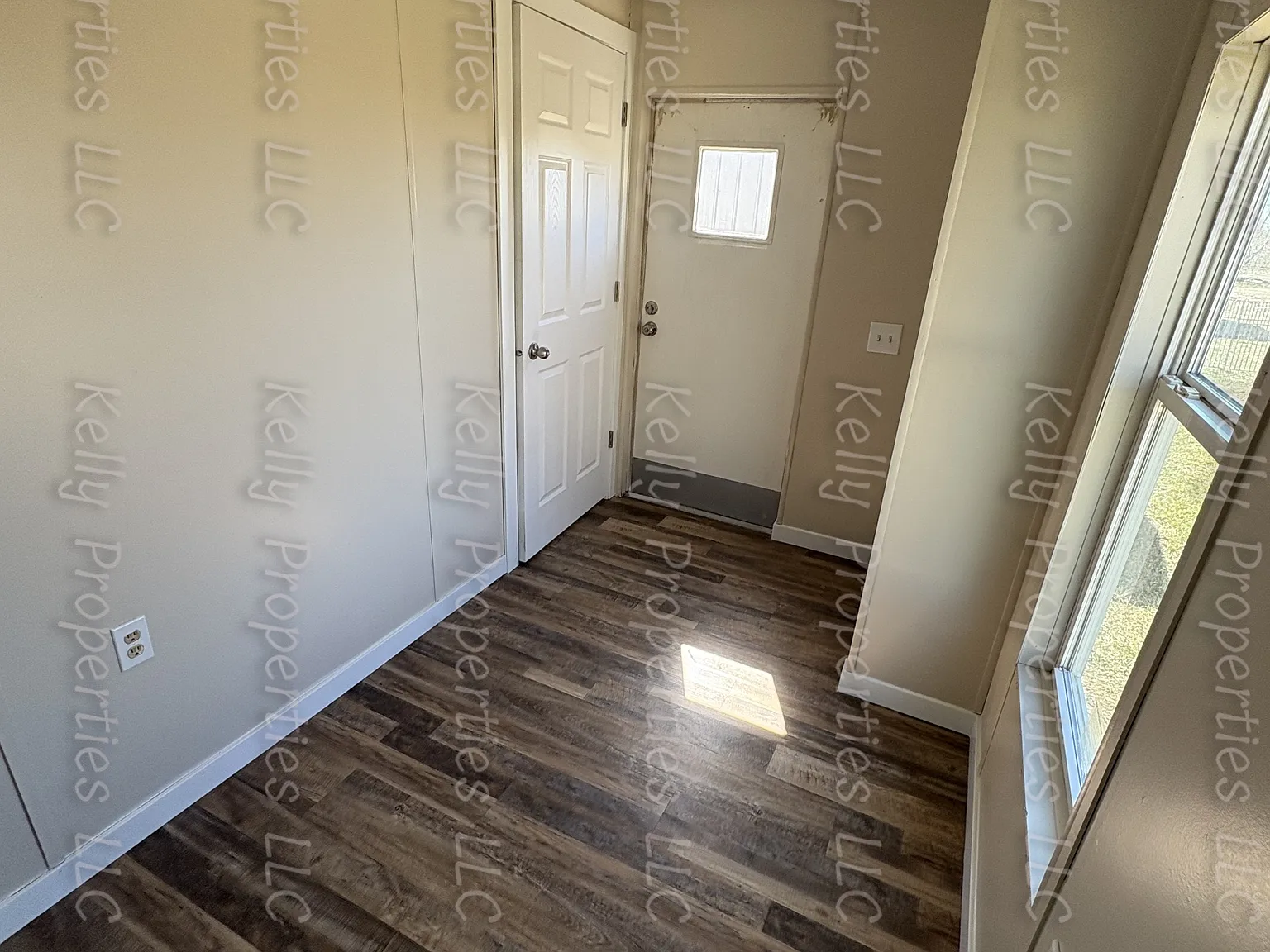 510 B 33rd Ave NW - 510 B 33rd Ave NW — Photo 2