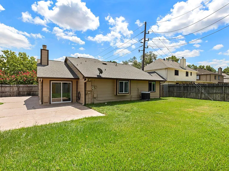 21435 Deerhaven Dr — Photo 29