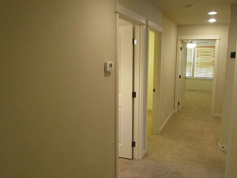 534 NE Brookstone Dr — Photo 3
