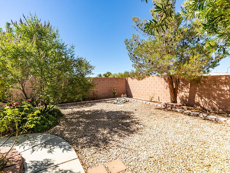 2760 Saigon Dr — Photo 5