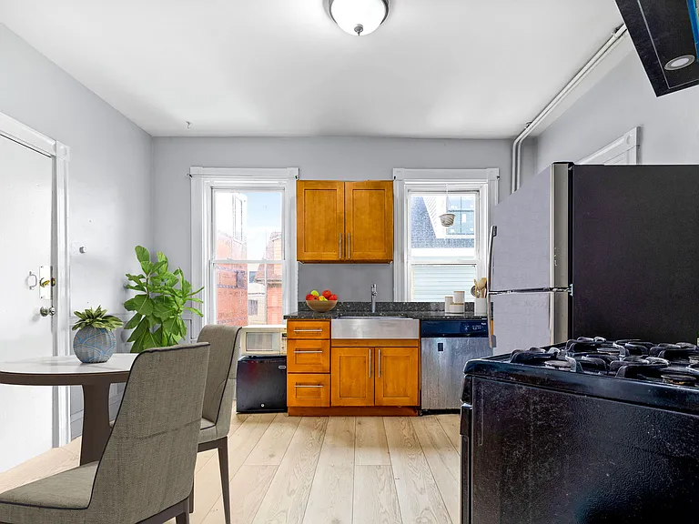 3 Kinnaird St #2F — Photo 6