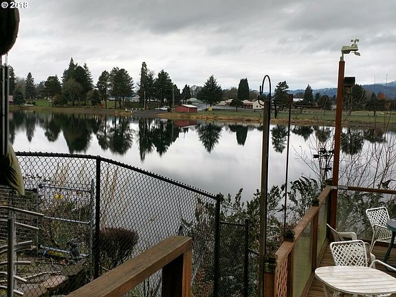 5th image of 296 Island Aire Dr