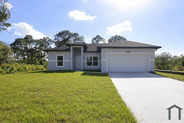 4 bed, 1365 sqft, $2,100 — Photo 2
