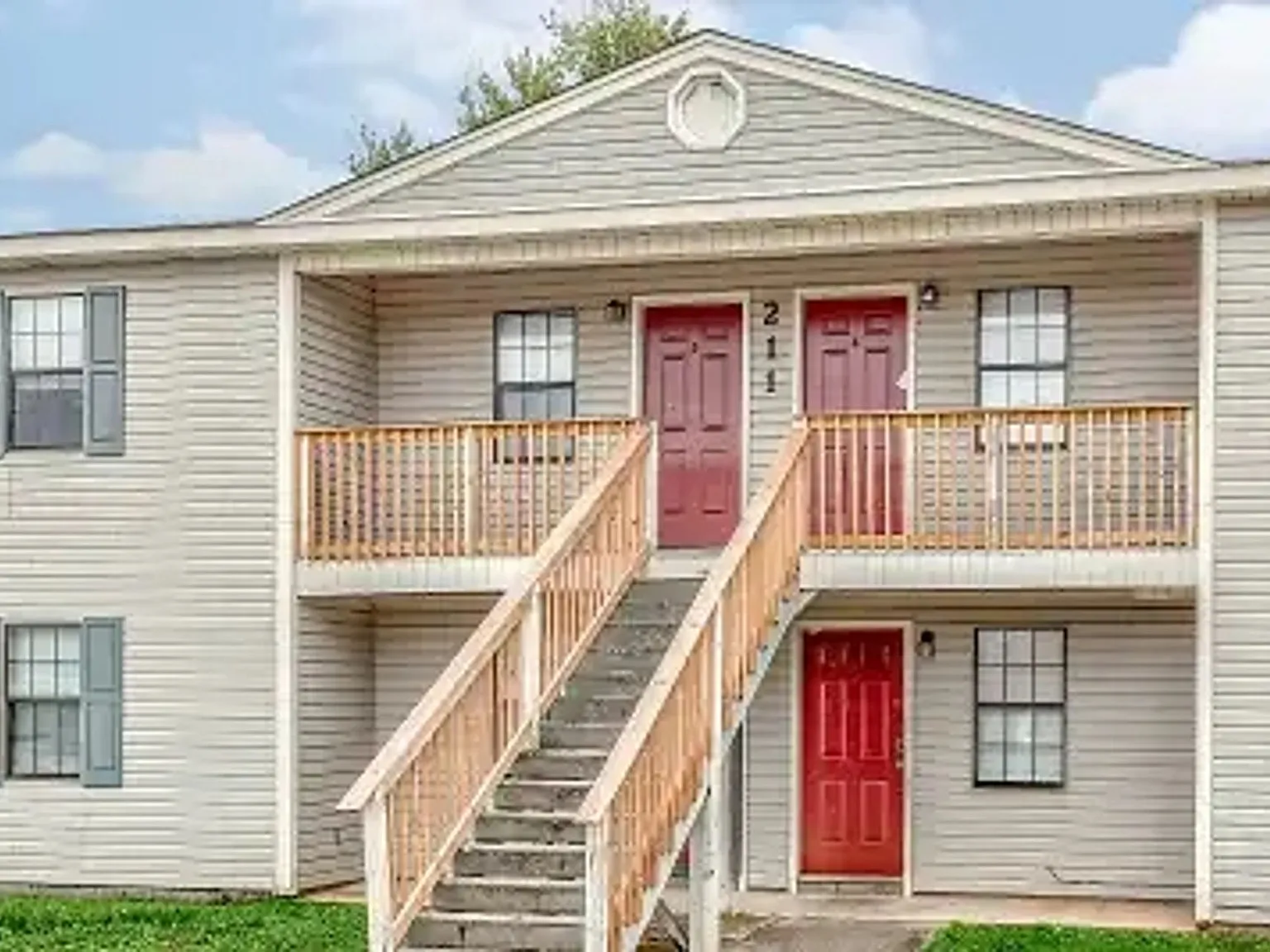 Greenbrier Apartments — Photo 3