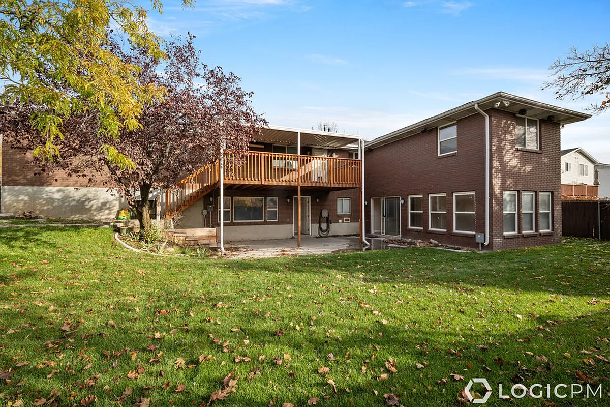 Building Photo - 10328 S Countrywood Dr
