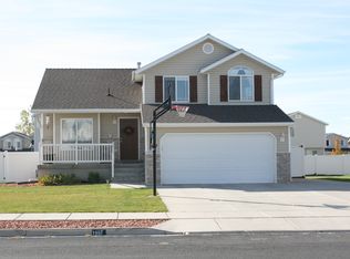 1657 N 2340 W, Clinton, UT 84015
