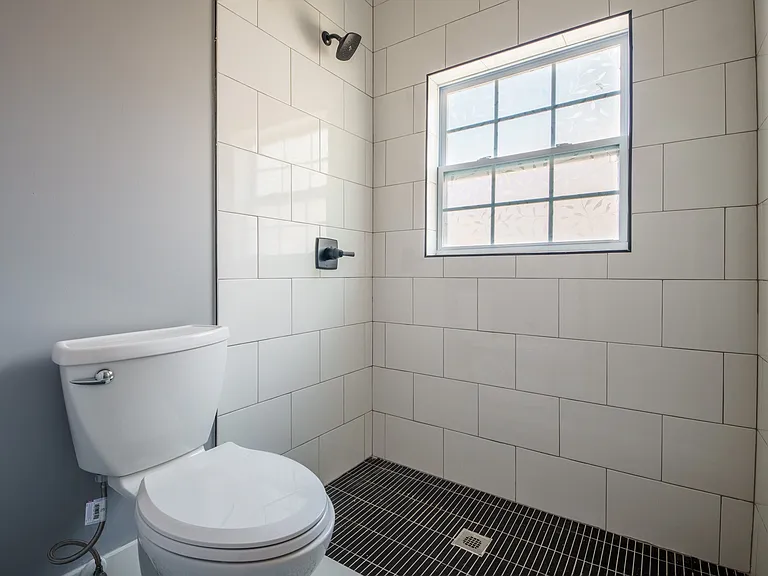 210 Parrotte Ct — Photo 22