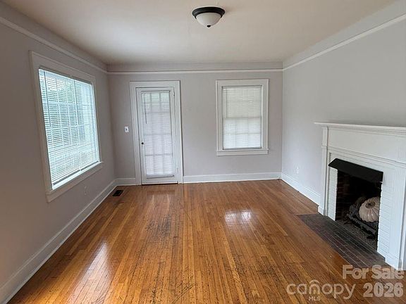 5th image of 1008 N Jackson St