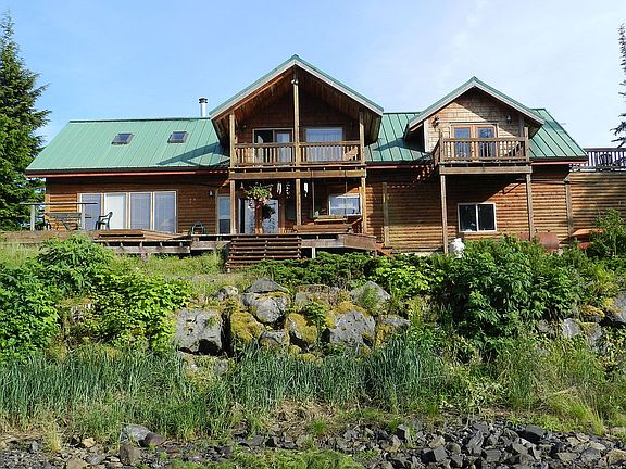 Main lodge/house