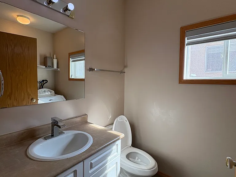 164 Strongberg Dr — Photo 6