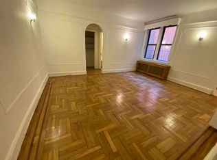 33-12 28th St #B1, Astoria, NY 11106