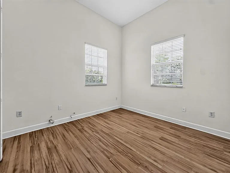 625 SW 146th Ter — Photo 20