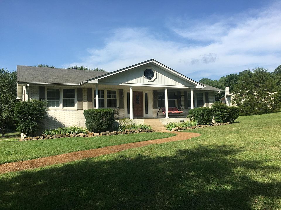 4 BR, 2 Full Baths, 1 Acre Large Corner Lot. Fenced Yard.