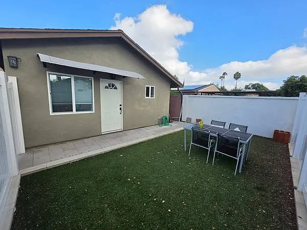 7123 Cantaloupe Ave