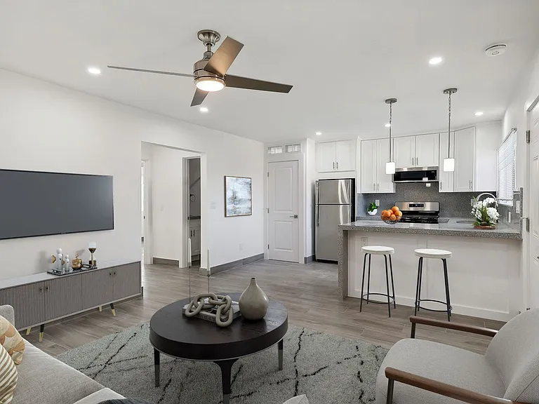 Palm Terrace Apartments — Photo 2