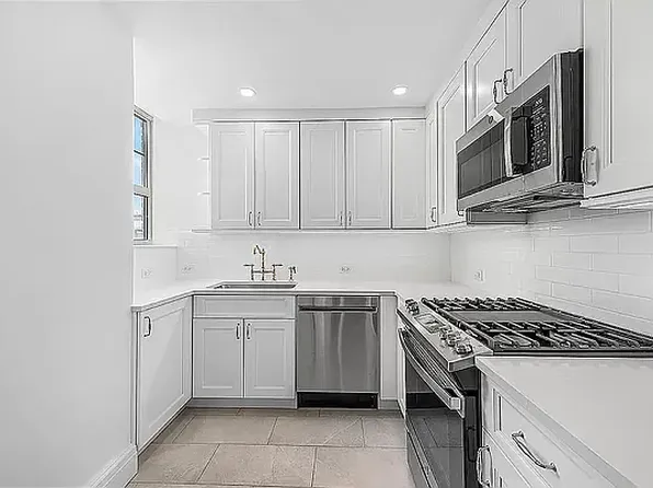 241 Central Park West image 3 of 8