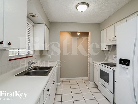 5th image of 331 SE 46th Ln