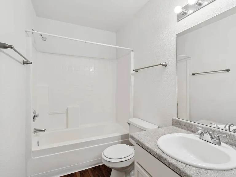 580 Potomac Ave — Photo 5