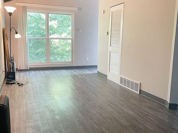 2nd image of 1913 Anderson Ave APT 202