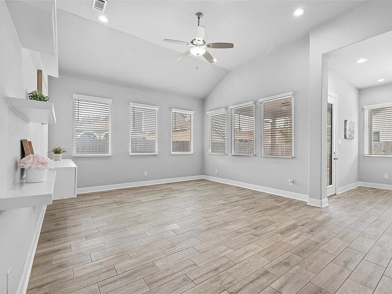 8938 Intervale St — Photo 14