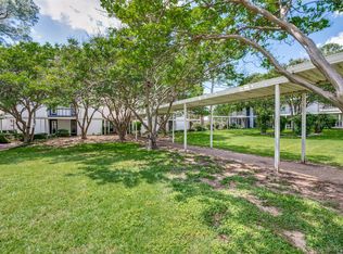 412 Hollyhill Ln, Denton, TX 76205