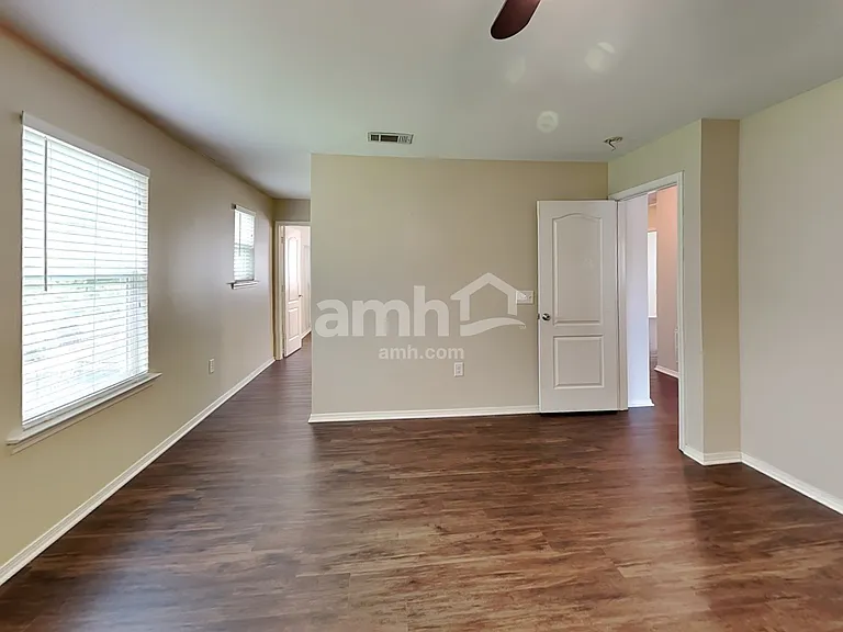 427 Bougainvillea Ct — Photo 8