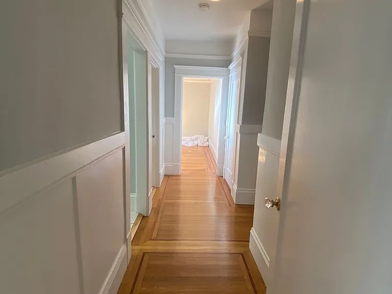 Union-Hyde Apts — Photo 9