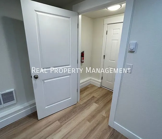 4749 NE Everett Dr #C — Photo 20