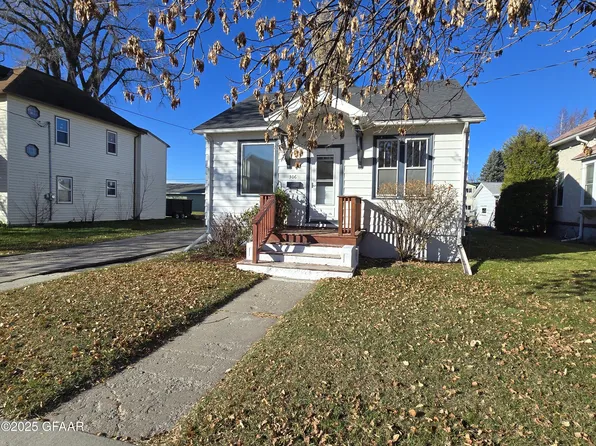 306 Maple St, Crookston, MN 56716