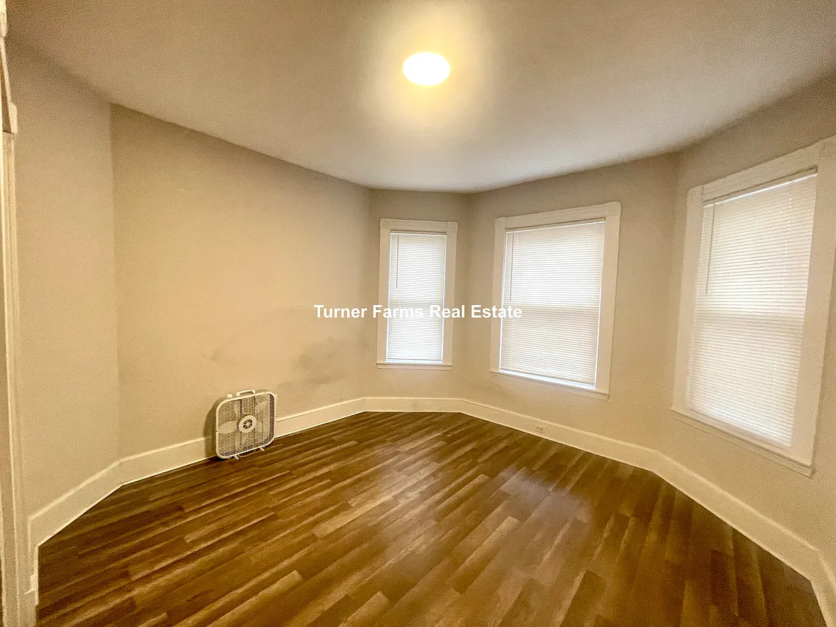 Photo 2 of 29 - 45 Crescent Ave #1R - Dorchester, MA Building Photo - 45 Crescent Ave #1R