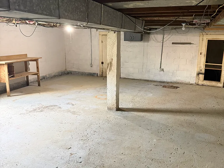 422 Wellington Ave — Photo 20